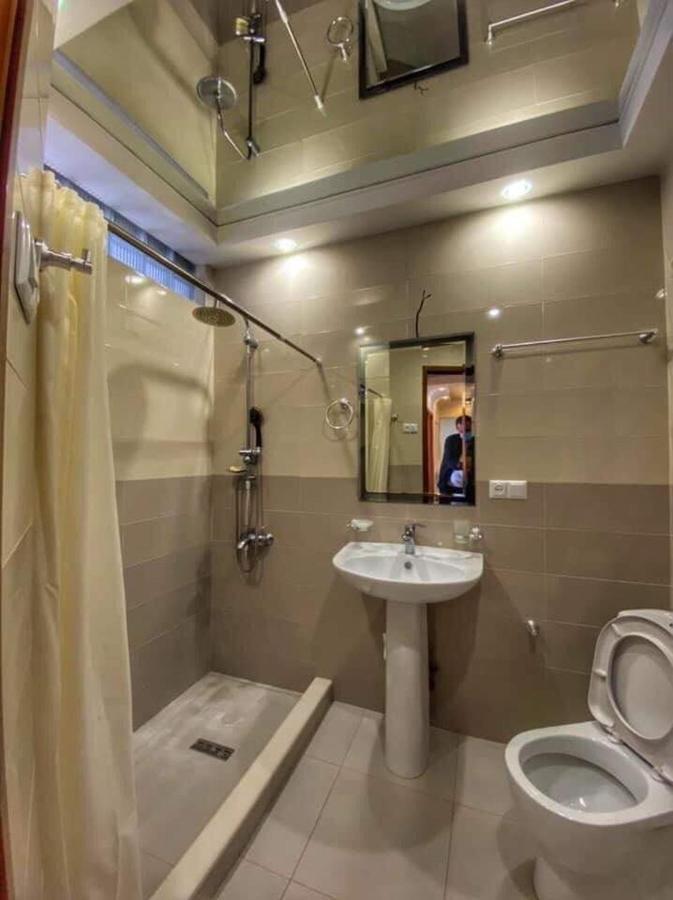 Apartment Dolphin Batoumi Extérieur photo