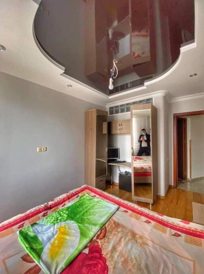 Apartment Dolphin Batoumi Extérieur photo