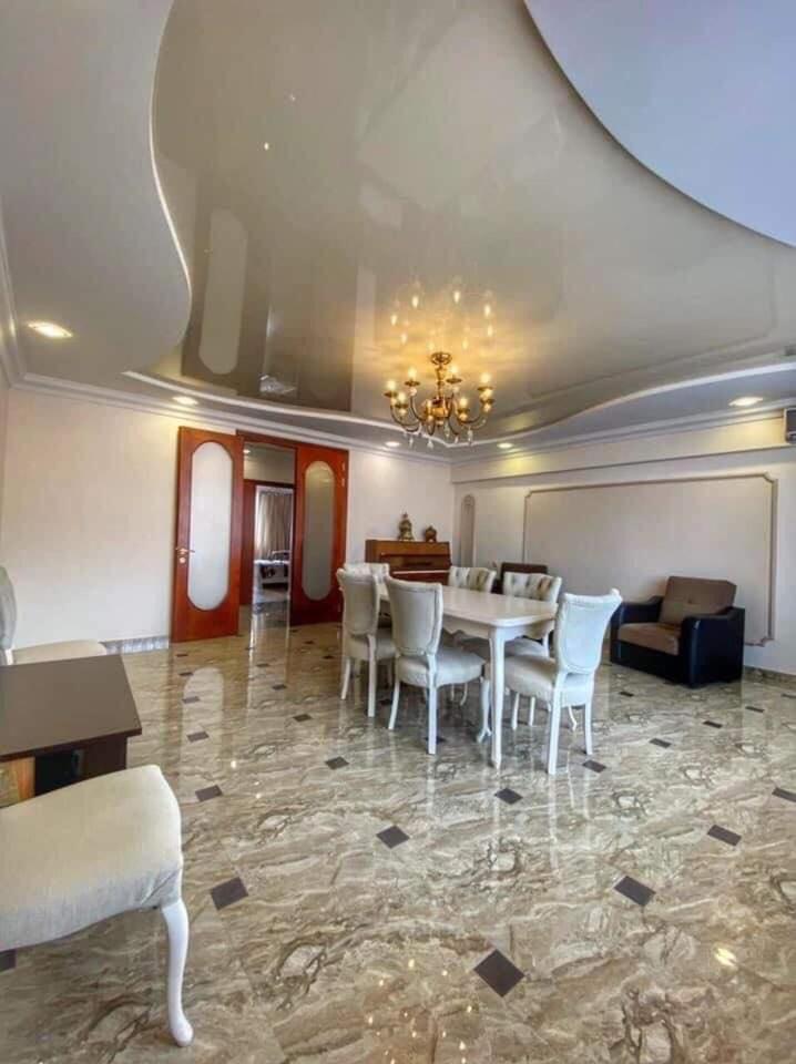 Apartment Dolphin Batoumi Extérieur photo