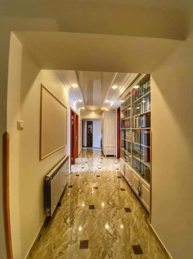 Apartment Dolphin Batoumi Extérieur photo