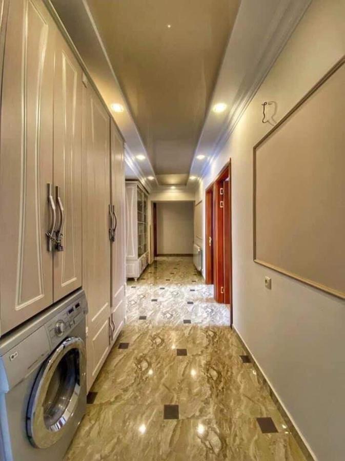 Apartment Dolphin Batoumi Extérieur photo